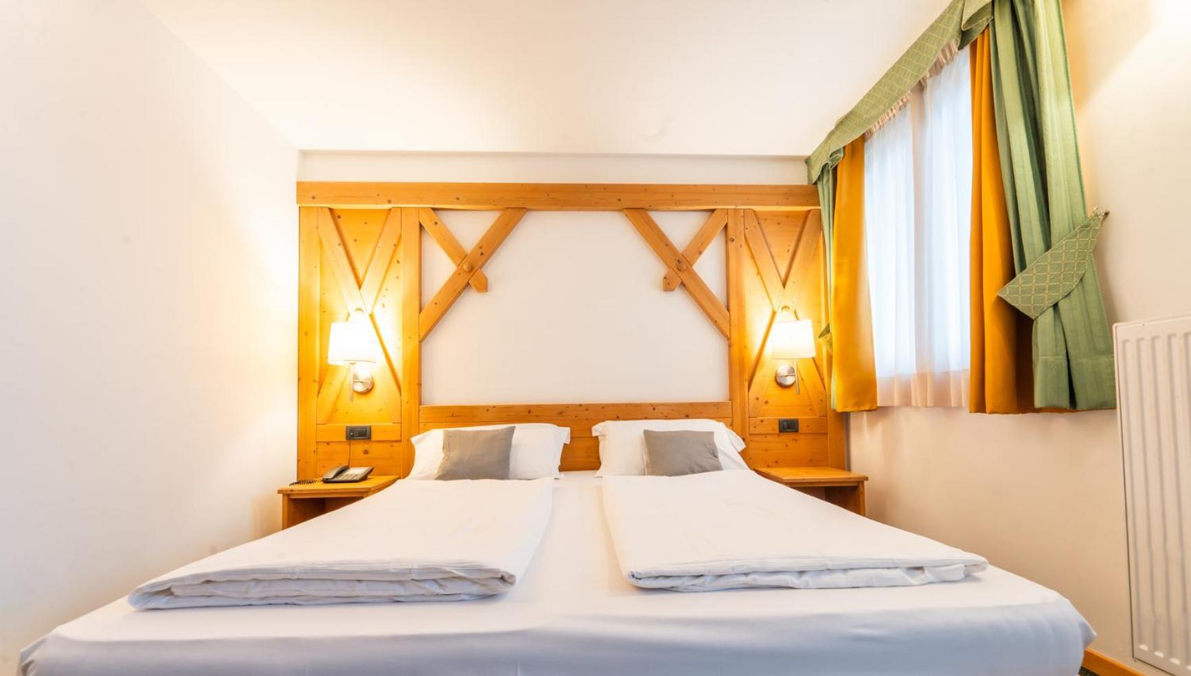 Alpine Mugon Hotel Vason Exteriör bild