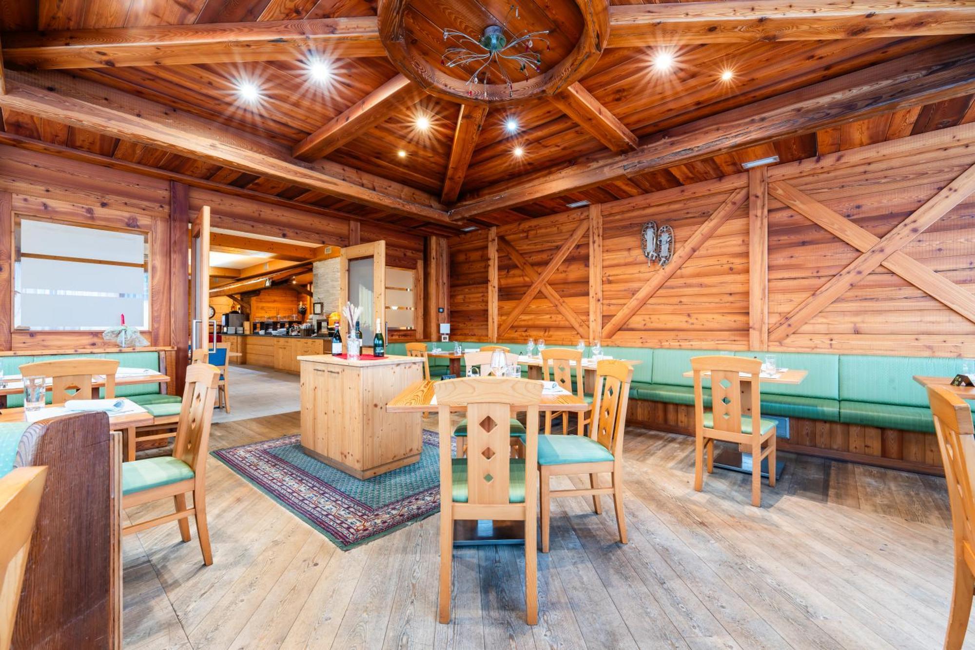 Alpine Mugon Hotel Vason Exteriör bild