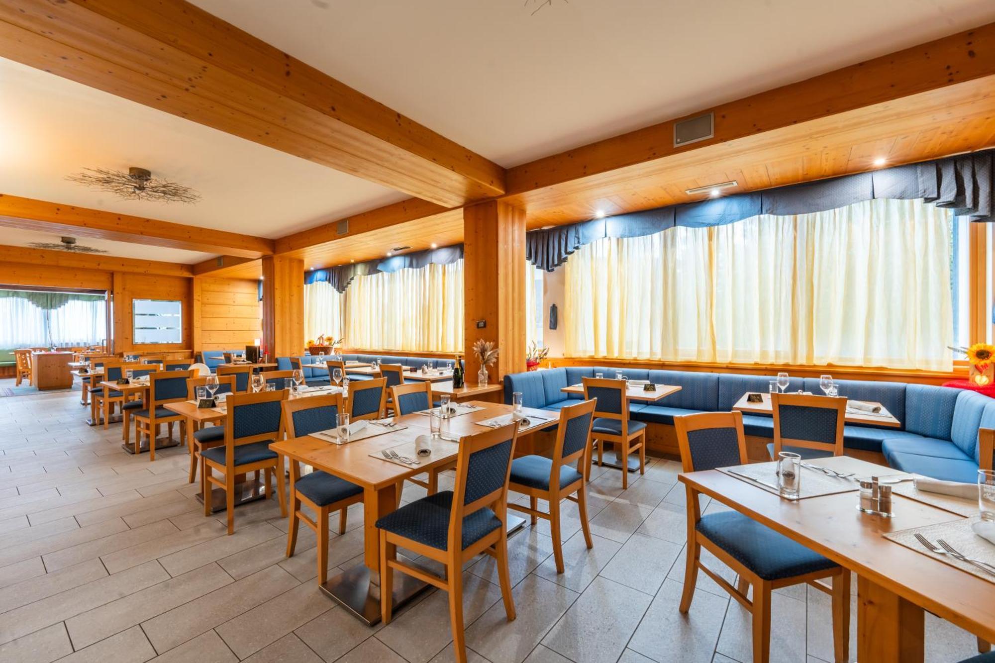 Alpine Mugon Hotel Vason Exteriör bild