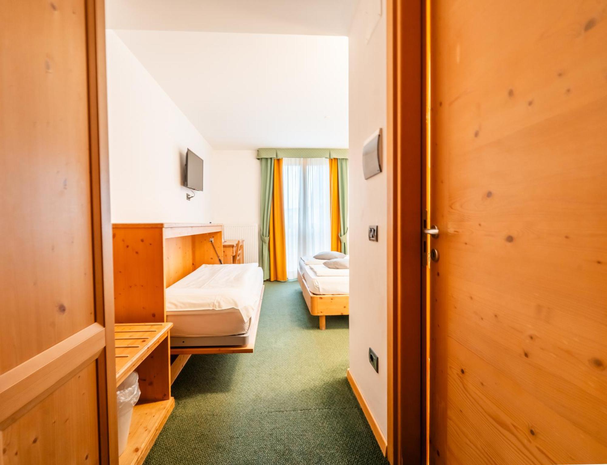 Alpine Mugon Hotel Vason Exteriör bild