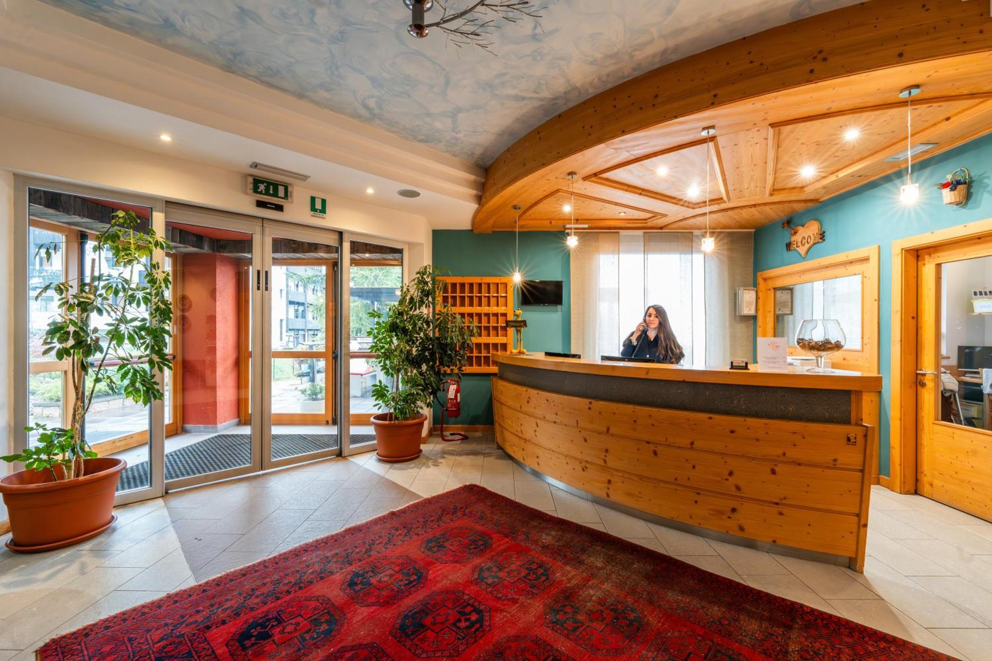 Alpine Mugon Hotel Vason Exteriör bild